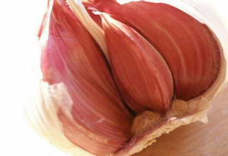 常年经营金乡红皮大蒜，金乡白皮大蒜