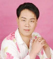袁伟，