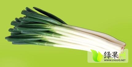 章丘大葱大量上市 价格优惠