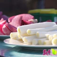 章丘大葱 量大提供毛葱 、半净葱、净葱