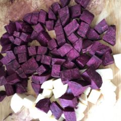 一万多斤商品紫薯济黑一号，有需要可联系