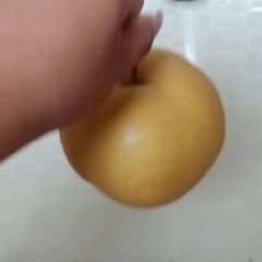 果肉甘甜，胡小的大甜梨